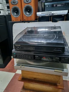 Akai AP-B110 Turntable. Made in Japan.