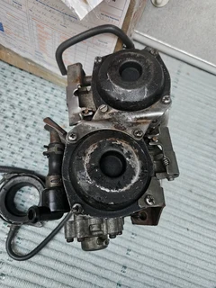 Yamaha 1.1 original 41mm carbs R3995 for both.