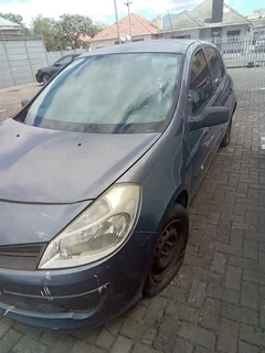 RENAULT CLIO 3 diesel 1.5  2007 Braking up for spares