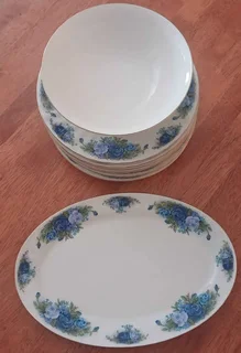 Plate set and bowl and meat platter - plates R25 pp (R175 total)- bowl &amp; meat platter R150