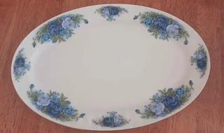 Plate set and bowl and meat platter - plates R25 pp (R175 total)- bowl &amp; meat platter R150