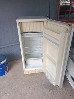 KIC BAR FRIDGE.R1600 FREE DELIVERY IN PMB