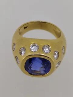 7.27ct Sapphire Cushion Cut Gold Ring