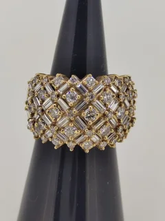 2.70ct Natural Diamond Baguette 14ct gold ring