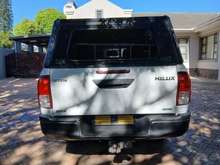 2016 Toyota Hilux Double Cab SRX 4x4 (ONLY 2 OWNERS)