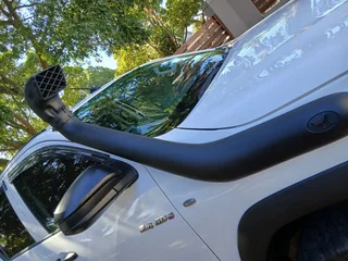 2016 Toyota Hilux Double Cab SRX 4x4 (ONLY 2 OWNERS)