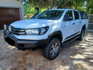 2016 Toyota Hilux Double Cab SRX 4x4 (ONLY 2 OWNERS)