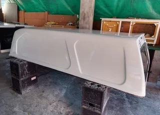 Nissan Np300 LWB... Blank side /courier canopy
