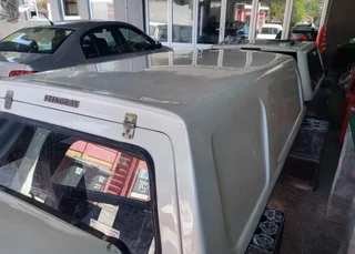 Nissan Np300 LWB... Blank side /courier canopy