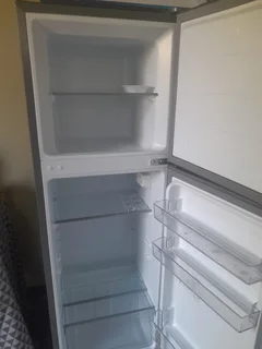  PACKAGE DEAL – SAVE R500!  Fridge &#43; Round Table with 2 Chairs &#61; ONLY R3 000