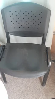  PACKAGE DEAL – SAVE R500!  Fridge &#43; Round Table with 2 Chairs &#61; ONLY R3 000