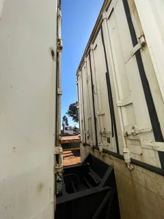 2000 Front &amp; 1999 Back UTB Link, Pantech Volume Body Link with Well Decks.