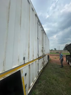 2000 Front &amp; 1999 Back UTB Link, Pantech Volume Body Link with Well Decks.