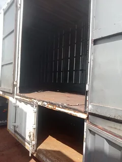 2000 Front &amp; 1999 Back UTB Link, Pantech Volume Body Link with Well Decks.