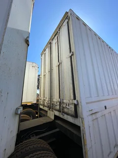 2007 Afrit Pantech Volume Body Link with Well Decks