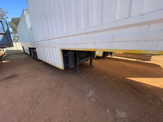 2007 Afrit Pantech Volume Body Link with Well Decks