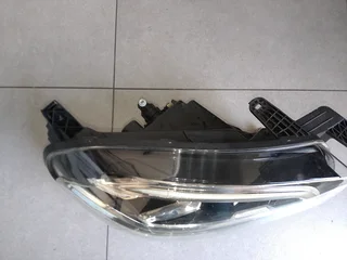 MERCEDES X CLASS  RIGHT SIDE HEADLAMP
