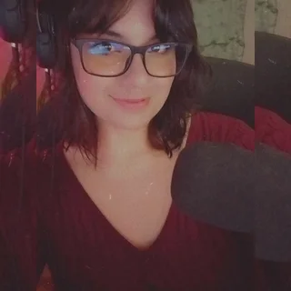 Professional  30-year-old female seeking new employment opportunity.