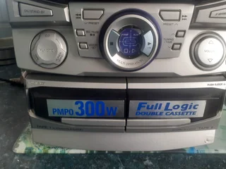 Sharp mini music component system NO SPEAKERS  NO AUXILIARY