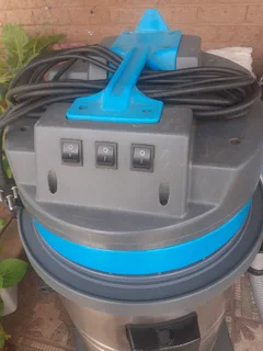 Vacuum cleaner  ( Industrial  )