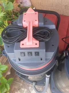 Vacuum cleaner  ( Industrial  )