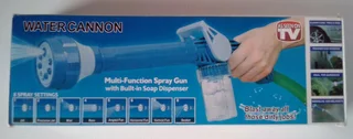 Water Cannon Multifunction Spray Gun with built in soap dispenser. Brand new in a box. Ideal for Gar