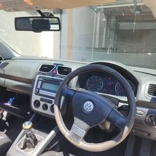 2009 Volkswagen EOS, 2.0 FSI Manual (Petrol) Convertible.