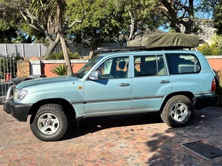 2001 Toyota Land Cruiser - 105 - Auto - 4.5