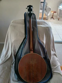 Banjo 4string classic make.