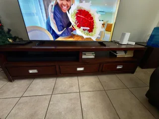 Tv stand and Centre table for sale