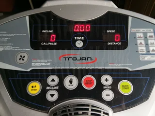 Summit Treadmill R3800