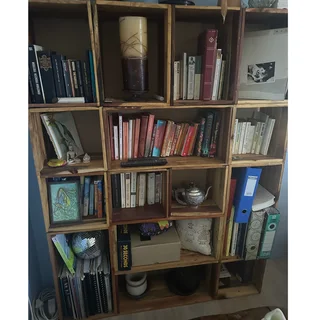 bookshelf - Ad posted by Kirsten Hunneyball