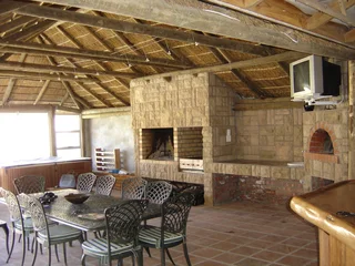 Outdoor Kitchen | Entertainment Areas