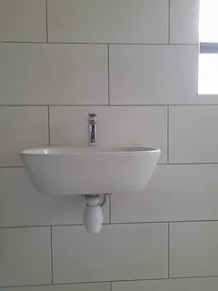 Experienced plumber looking for work