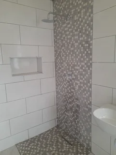 Experienced plumber looking for work