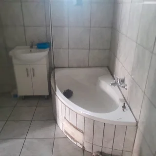 Cottage for Rent – 1 Bedroom (Available Immediately)