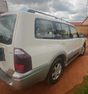 2005 Mitsubishi Pajero SUV 3.2 did Gls 5 door