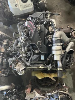 Nissan Navara 2.5 TDI YD25 Engine