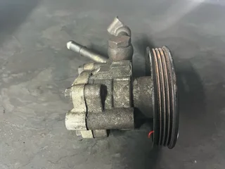 Nissan Navara 2.5 TDI YD25 Power Steering Pump