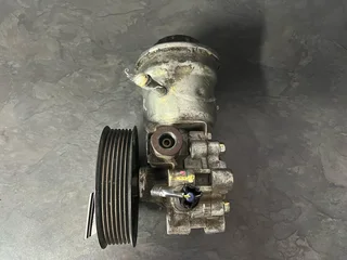 Toyota Quantum 2.7 VVTI Power Steering Pump