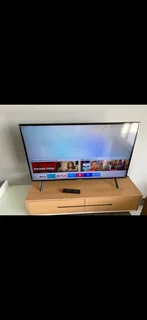 Samsung Smart TV (Like New) 43 inch