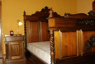 Mahogany Bed