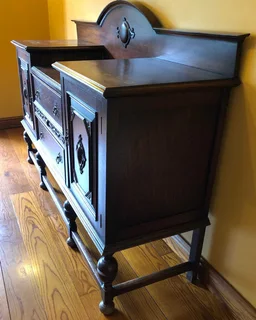 Dining Room Server