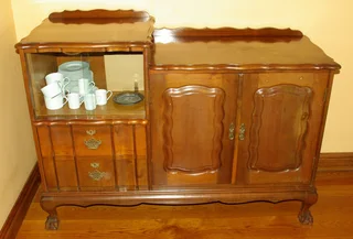 Dining Room Server