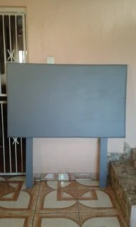 Double and single leather headboard in heuweloord