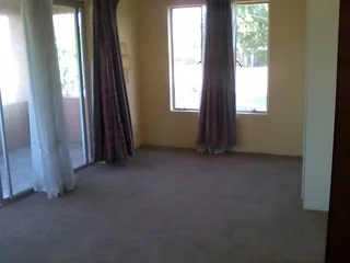 Fromt balcony BedRoom available for single lady in heuweloord