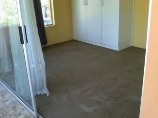 Fromt balcony BedRoom available for single lady in heuweloord