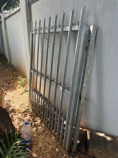 Palisade gates for sale