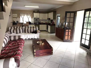 Stunning 2-b/r duplex-apartment on private estate in Gillitts, Kloof with prepaid meters and carport