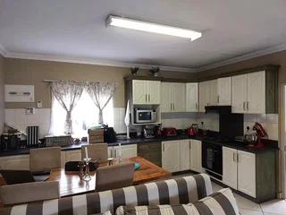 Stunning 2-b/r duplex-apartment on private estate in Gillitts, Kloof with prepaid meters and carport